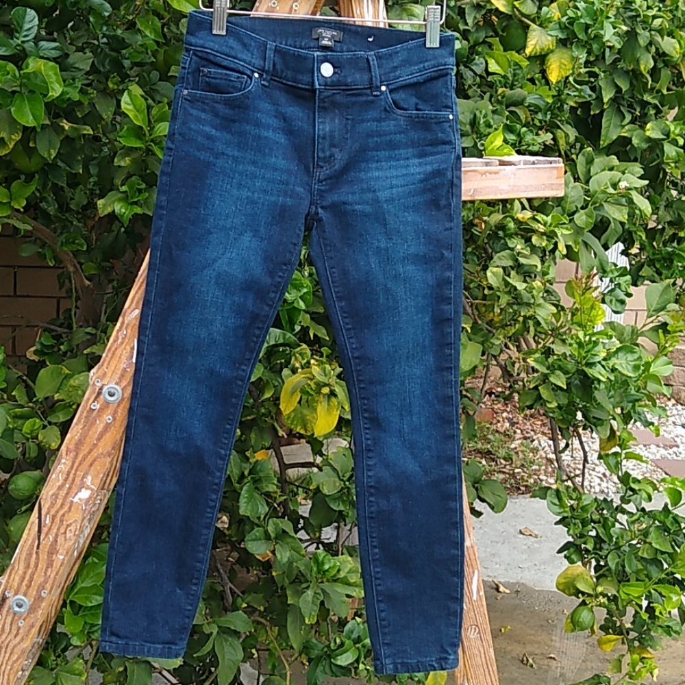 New Ann Taylor Factory Dark Wash Skinny Jeans 00P
